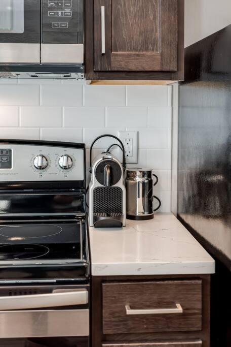 Walkable Apt Next To Restaurants, Bars, And Shops! Portland Luaran gambar