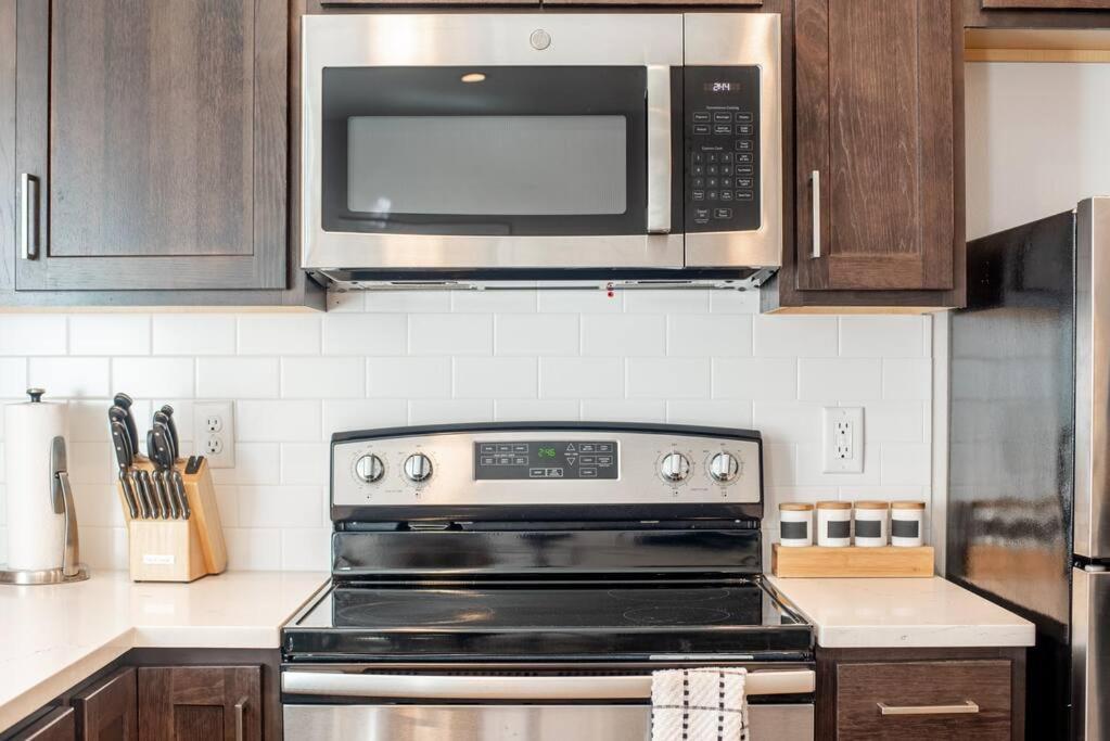 Walkable Apt Next To Restaurants, Bars, And Shops! Portland Luaran gambar