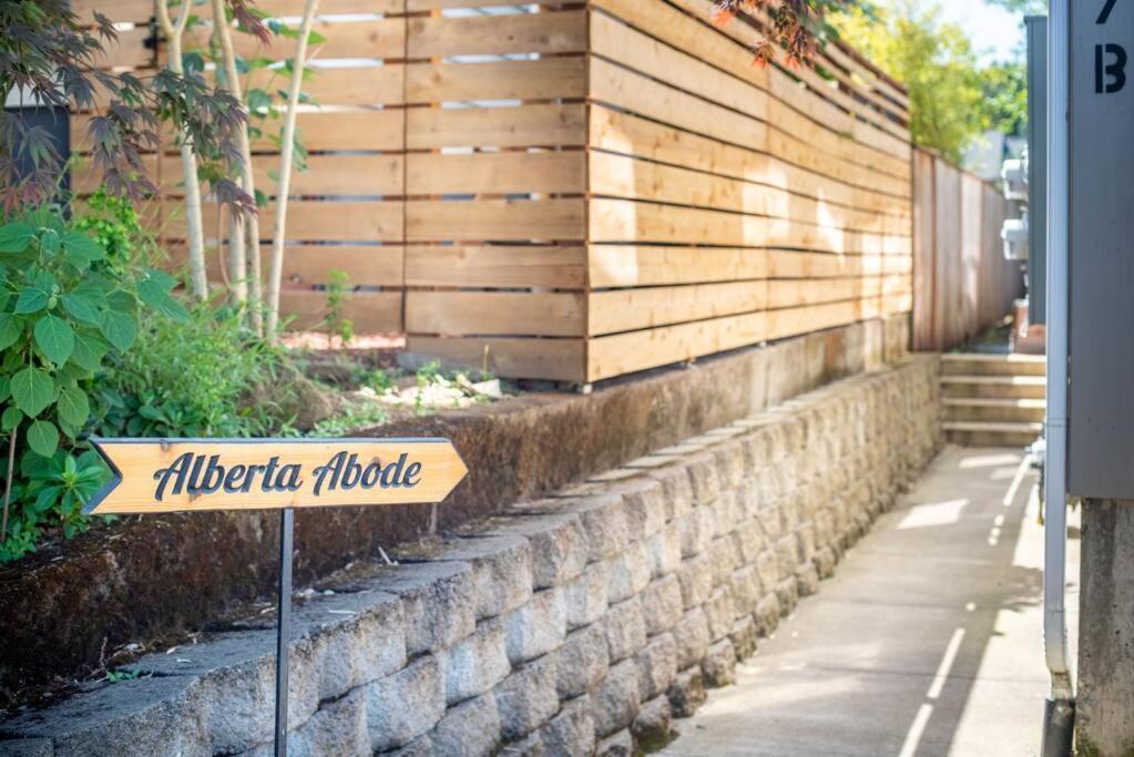 Walkable Apt Next To Restaurants, Bars, And Shops! Portland Luaran gambar