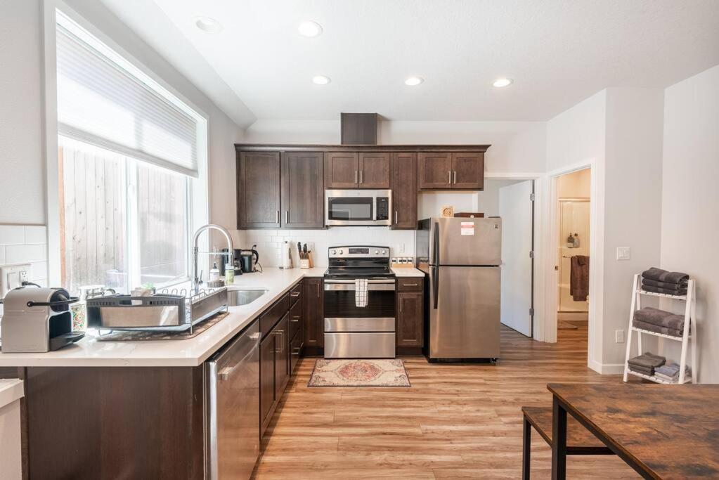 Walkable Apt Next To Restaurants, Bars, And Shops! Portland Luaran gambar