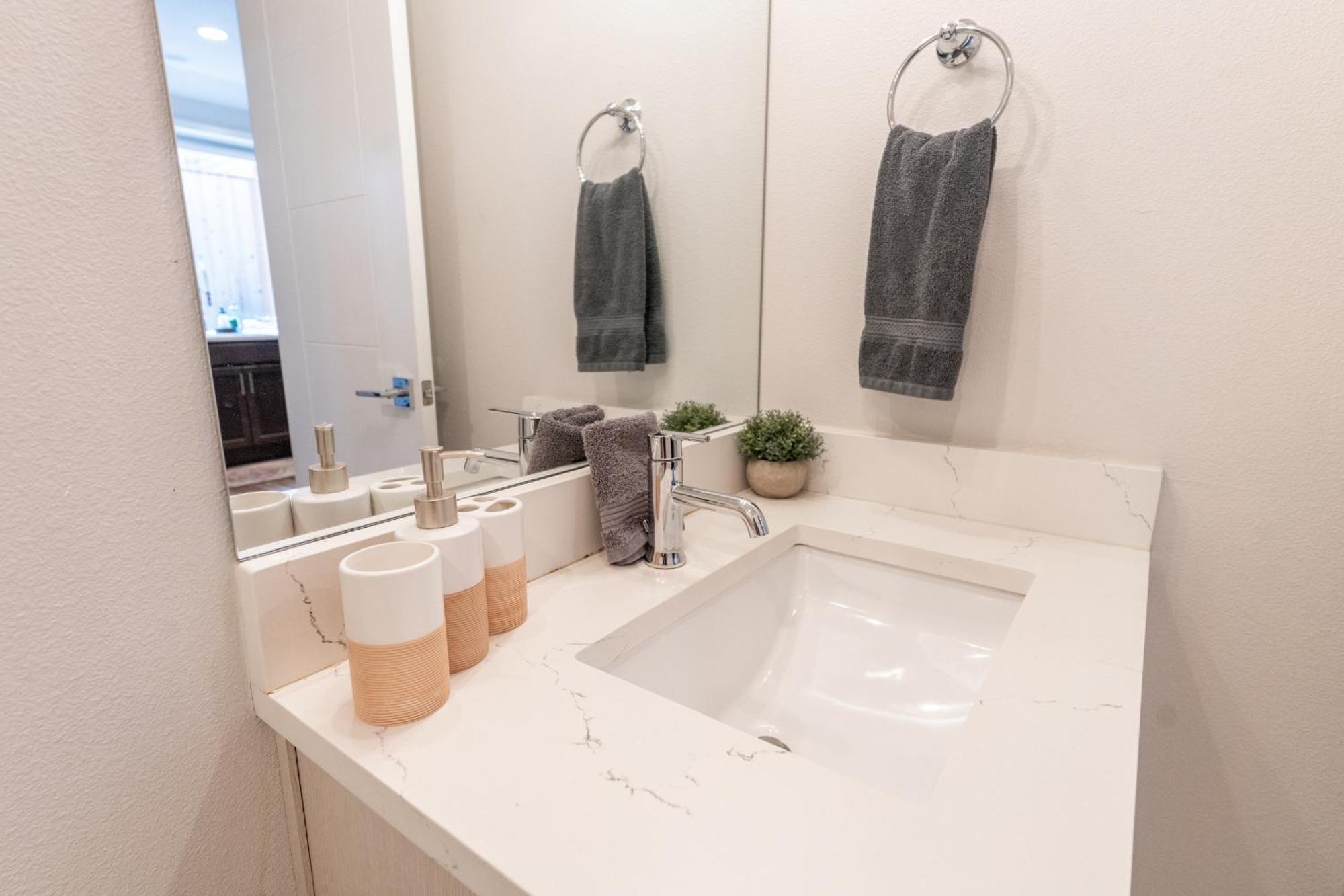 Walkable Apt Next To Restaurants, Bars, And Shops! Portland Luaran gambar